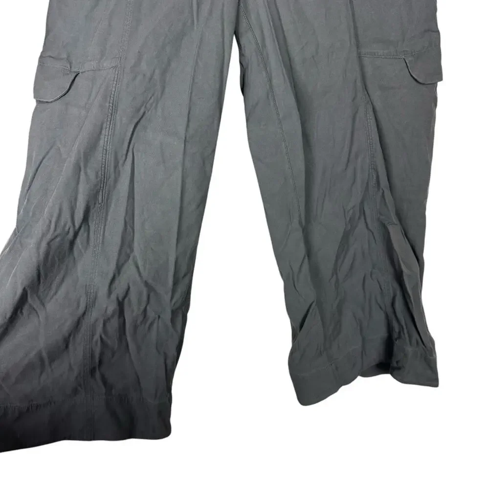 lululemon athletica Cropped Wide-Leg Cargo Pants in Olive Gray